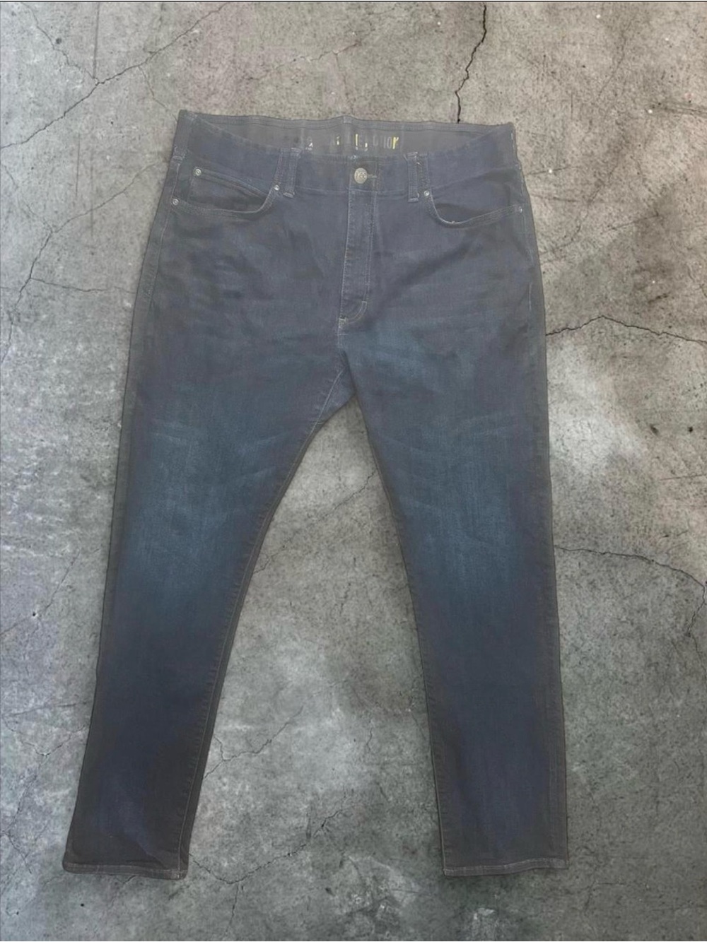 Dark Wash Straight Lee Denim
Jeans - Size 38×34